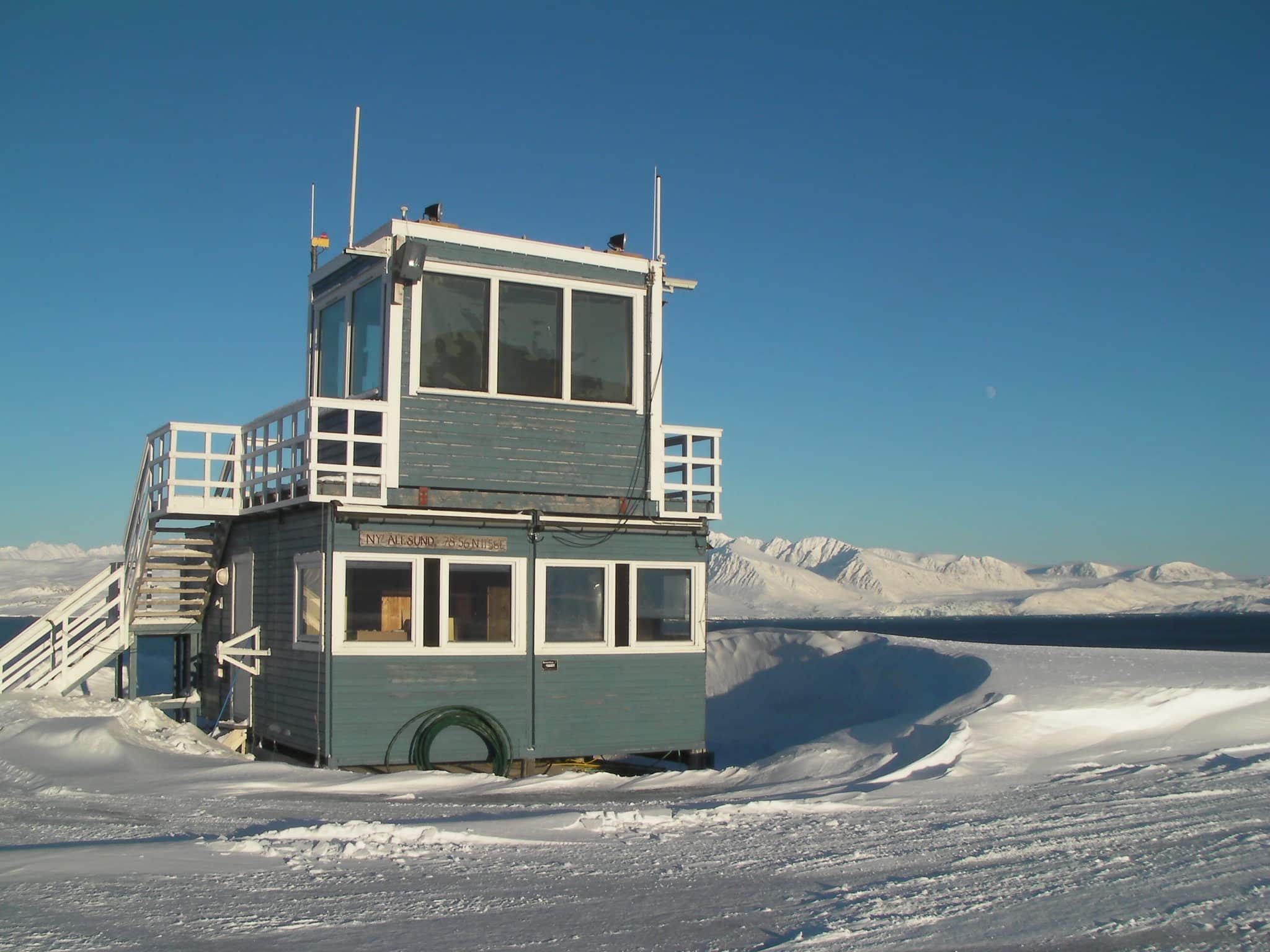 Airport-tower-ACAS-Ny-Alsesund